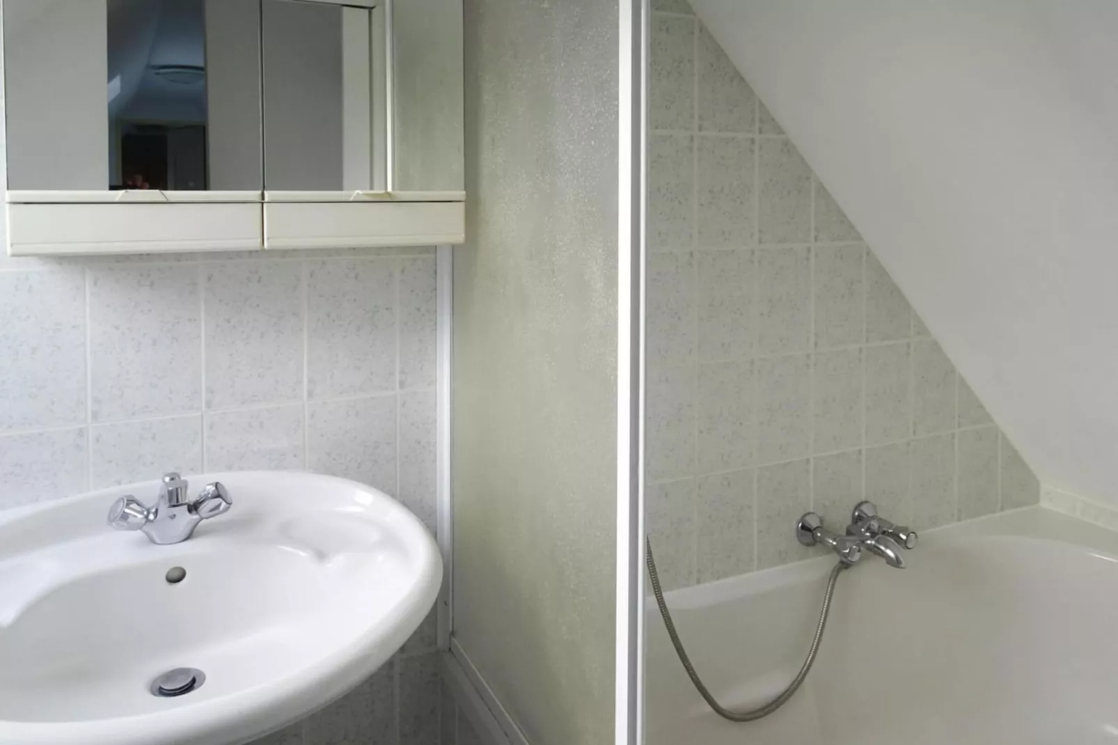 Terraced house Lanmodez - Petit gîte-Bathroom
