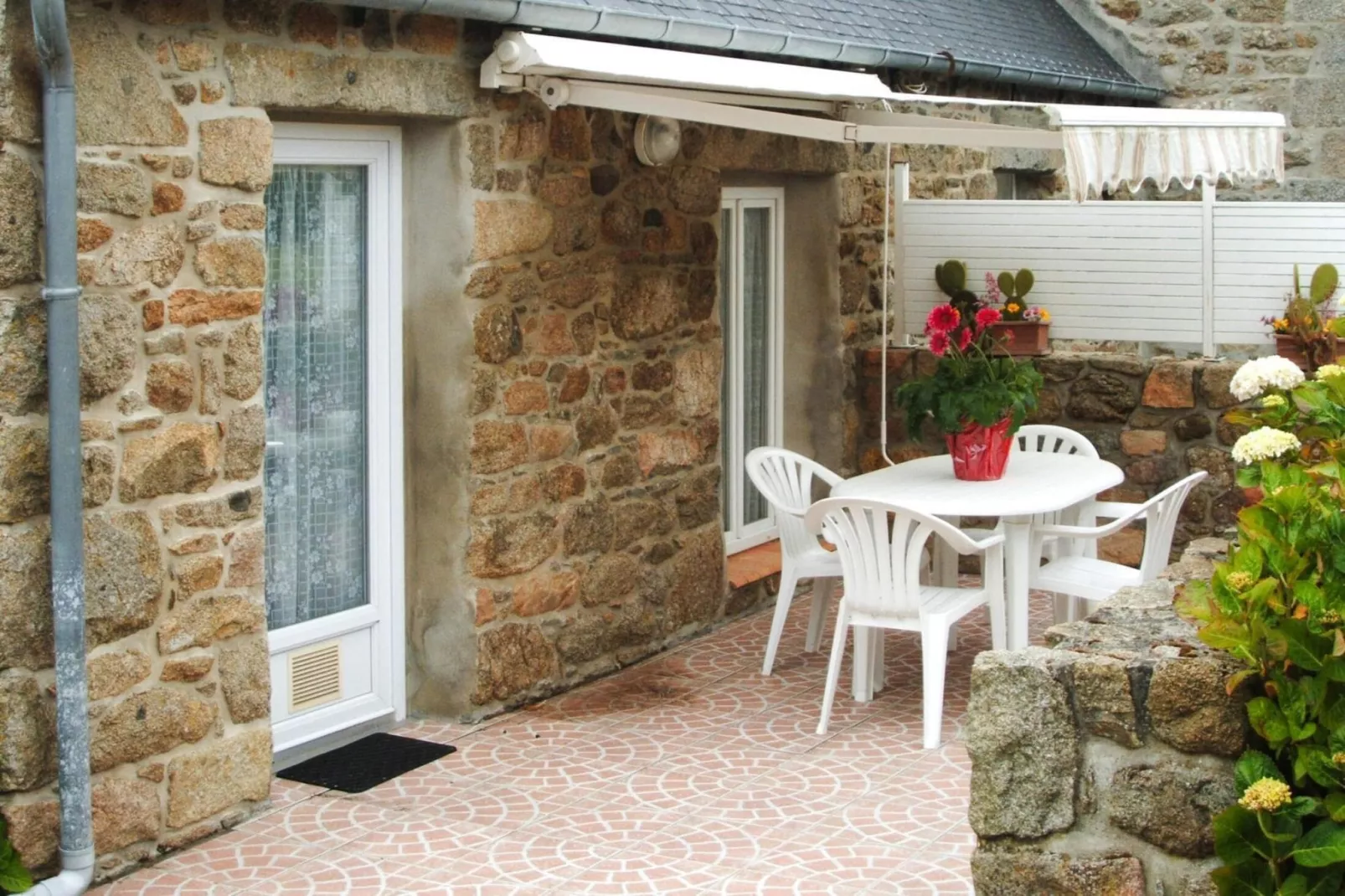 Terraced house Lanmodez - Petit gîte-Terrace balcony