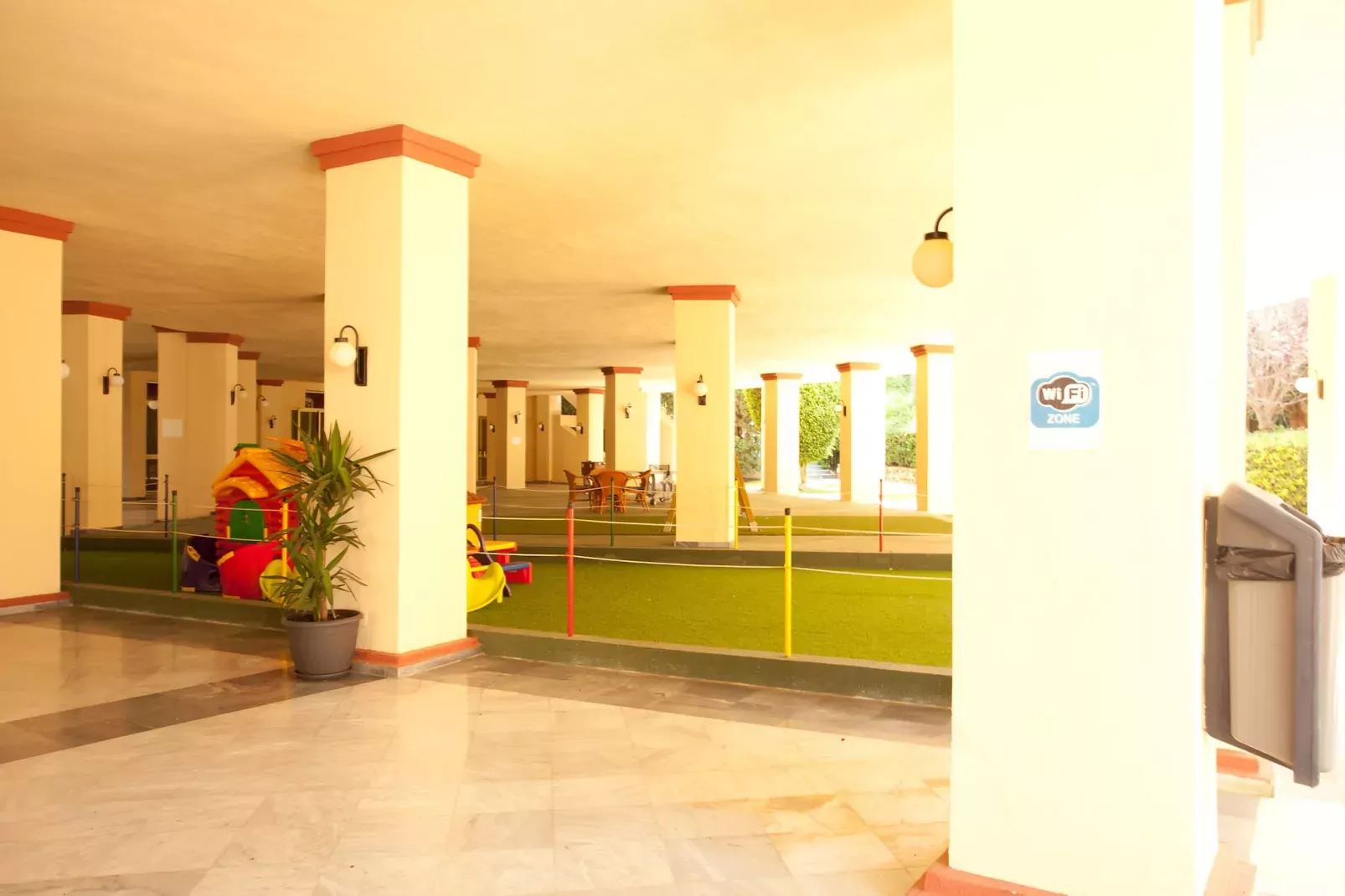 Beachside apartment in Elviria, Romana Playa-Not tagged