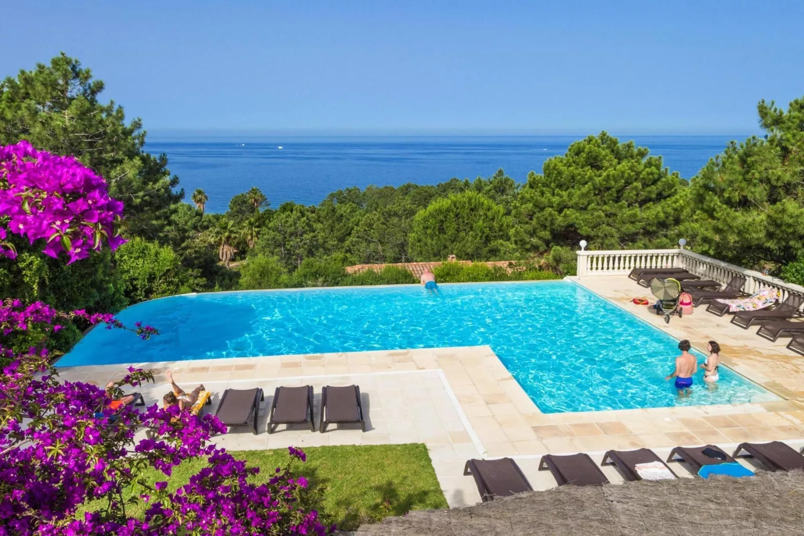 Residence Mare e Monte Solenzara // Villas Stella F2-Pool