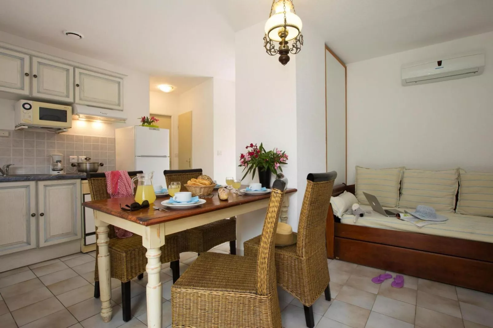 Residence Mare e Monte Solenzara // Villas Stella F2-Living room