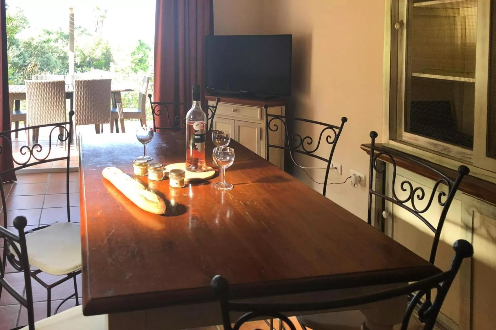 Residence Mare e Monte Solenzara // Villas Stella F2-Dining room