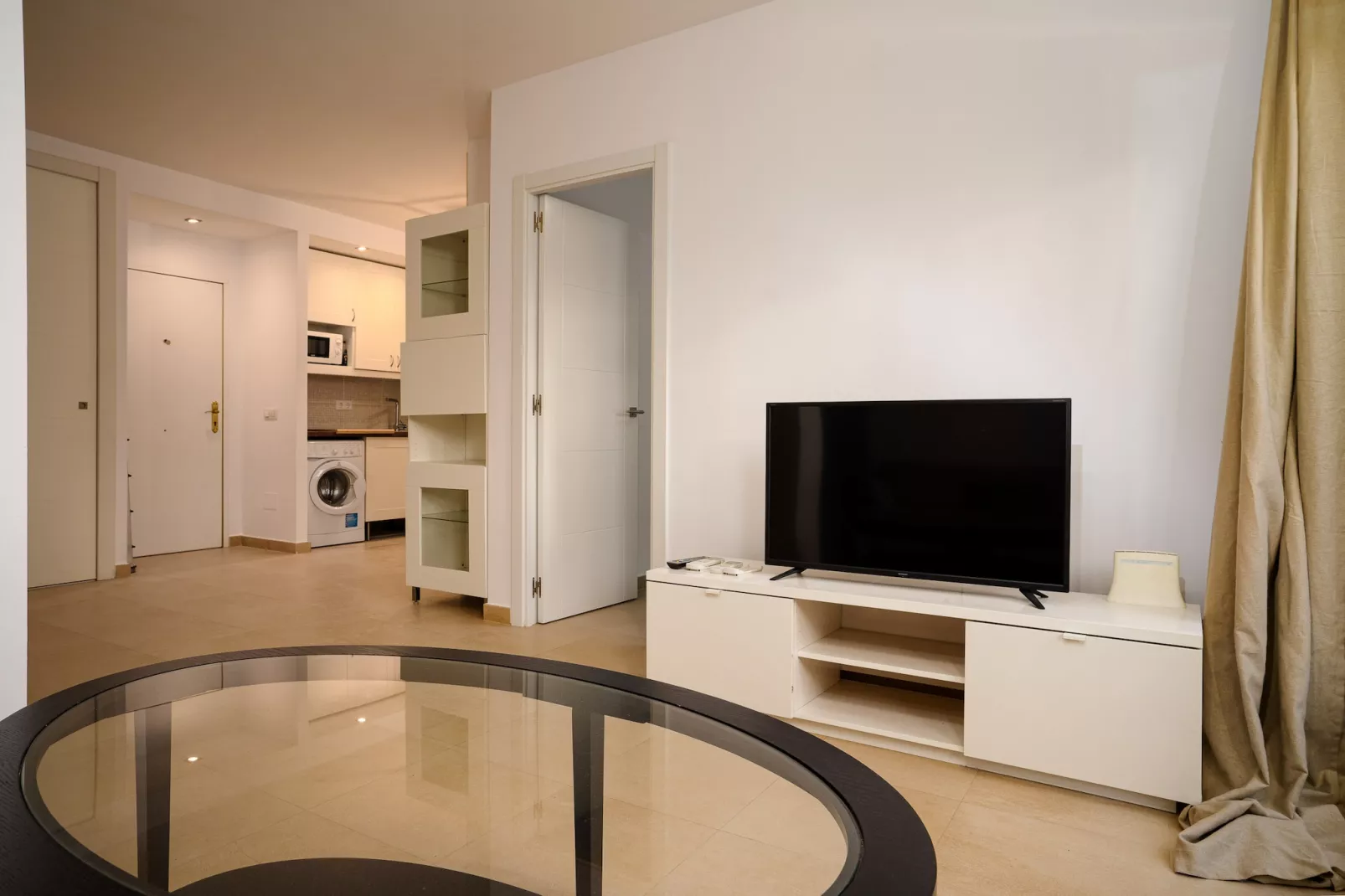 Beachside apartment in Elviria, Romana Playa-Living room