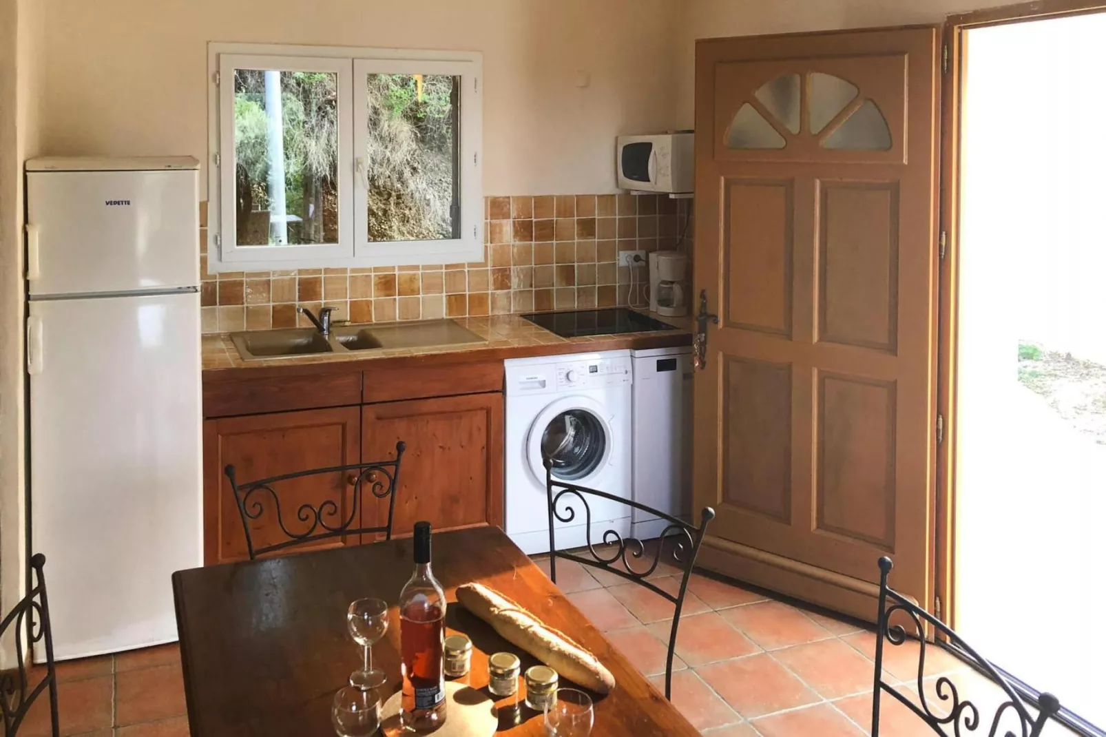 Residence Mare e Monte Solenzara // Villas Stella F2-Kitchen