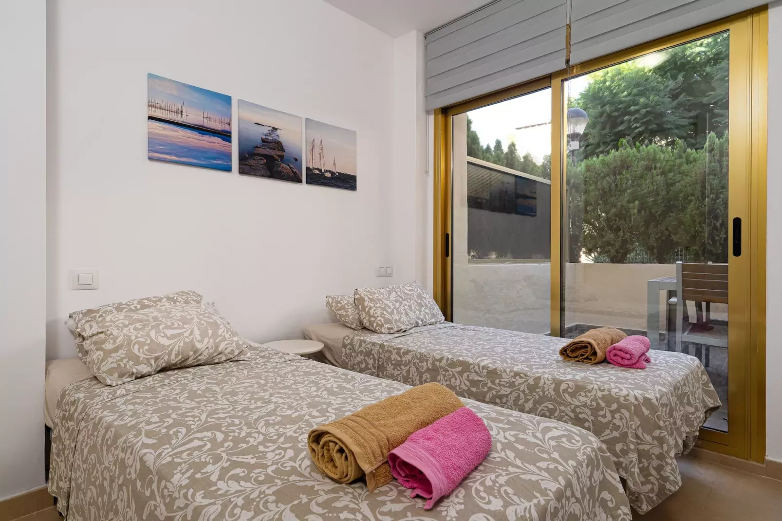 Beachside apartment in Elviria, Romana Playa-Bedroom