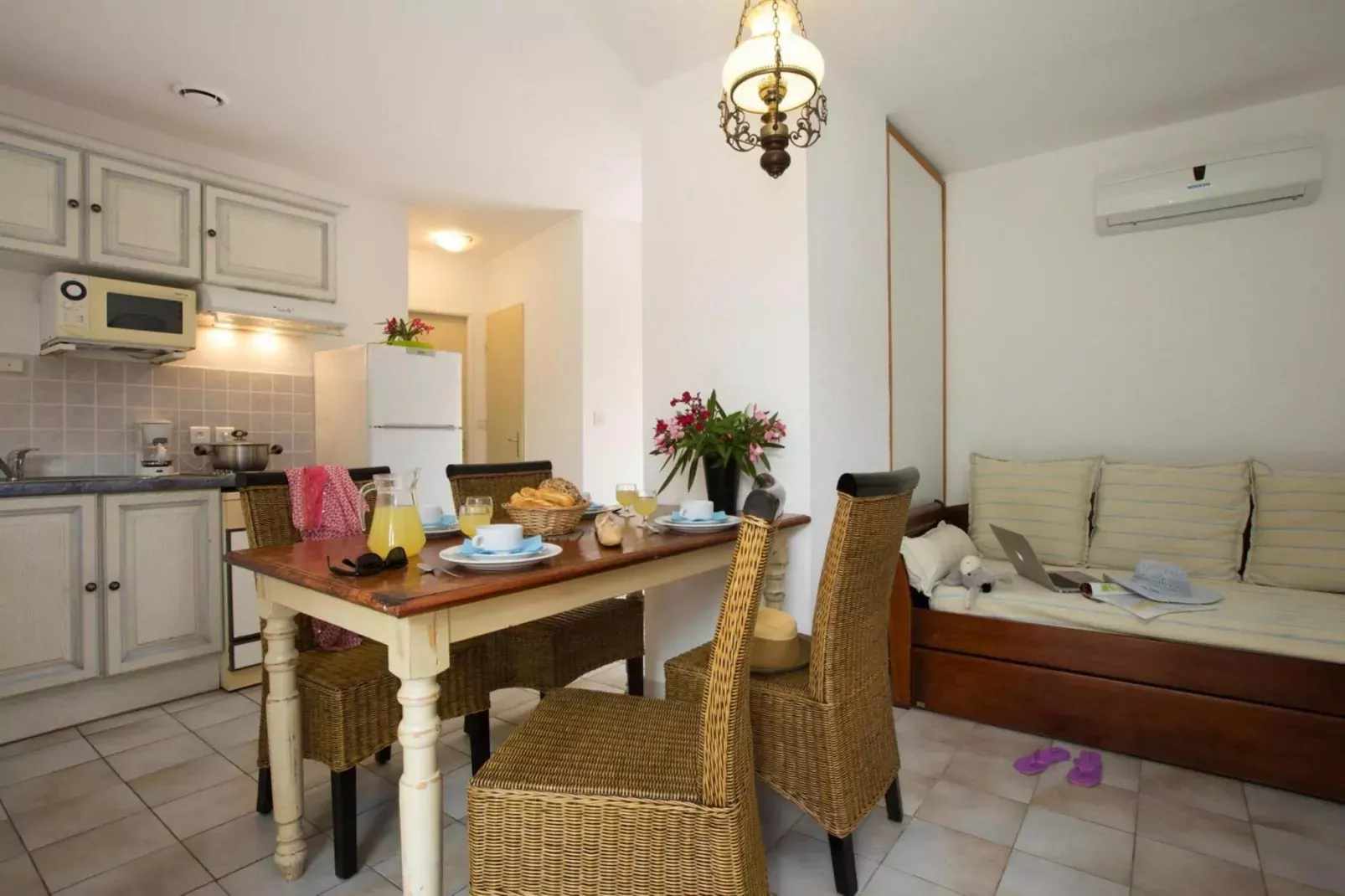 Residence Mare e Monte Solenzara // Villa Alba F3-Living room