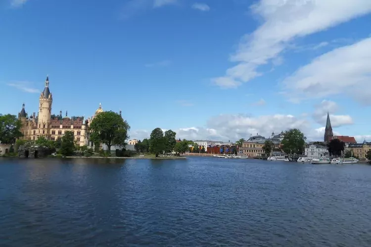 Residence Park am Schweriner See / Studio 40 qm-Areas summer 5km