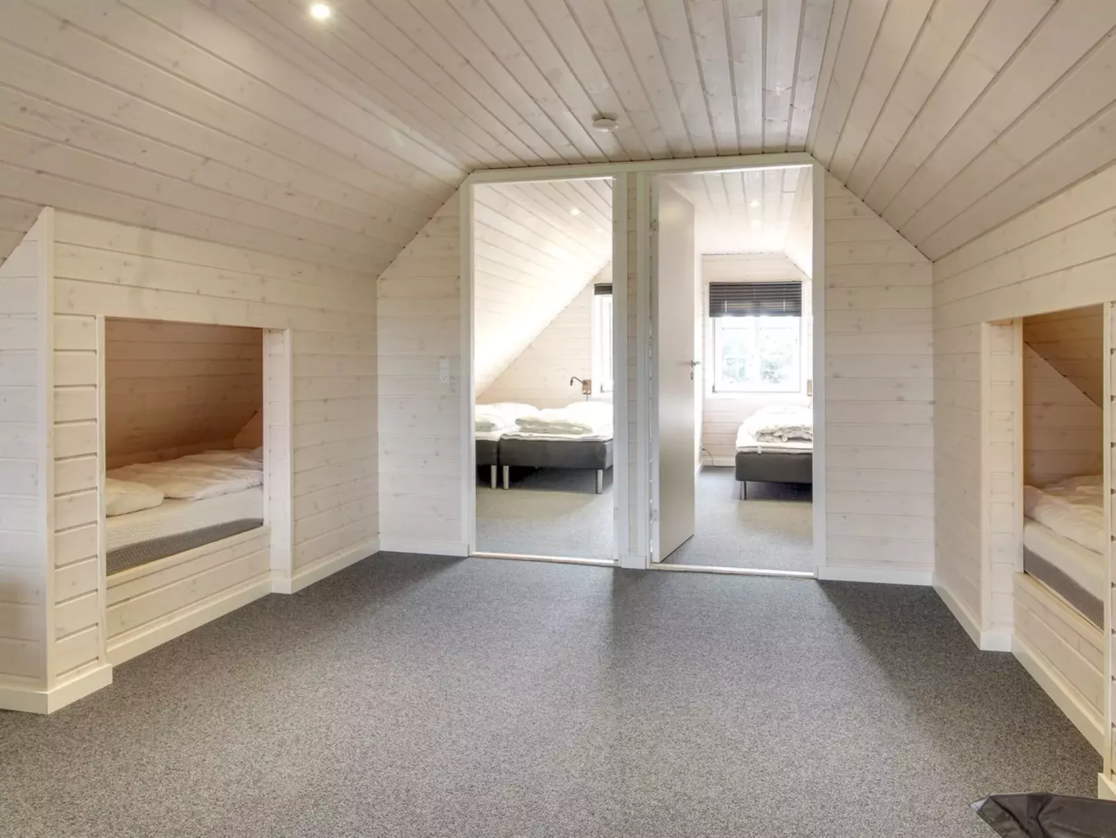 "Madalena" - 2.8km from the sea-Inside