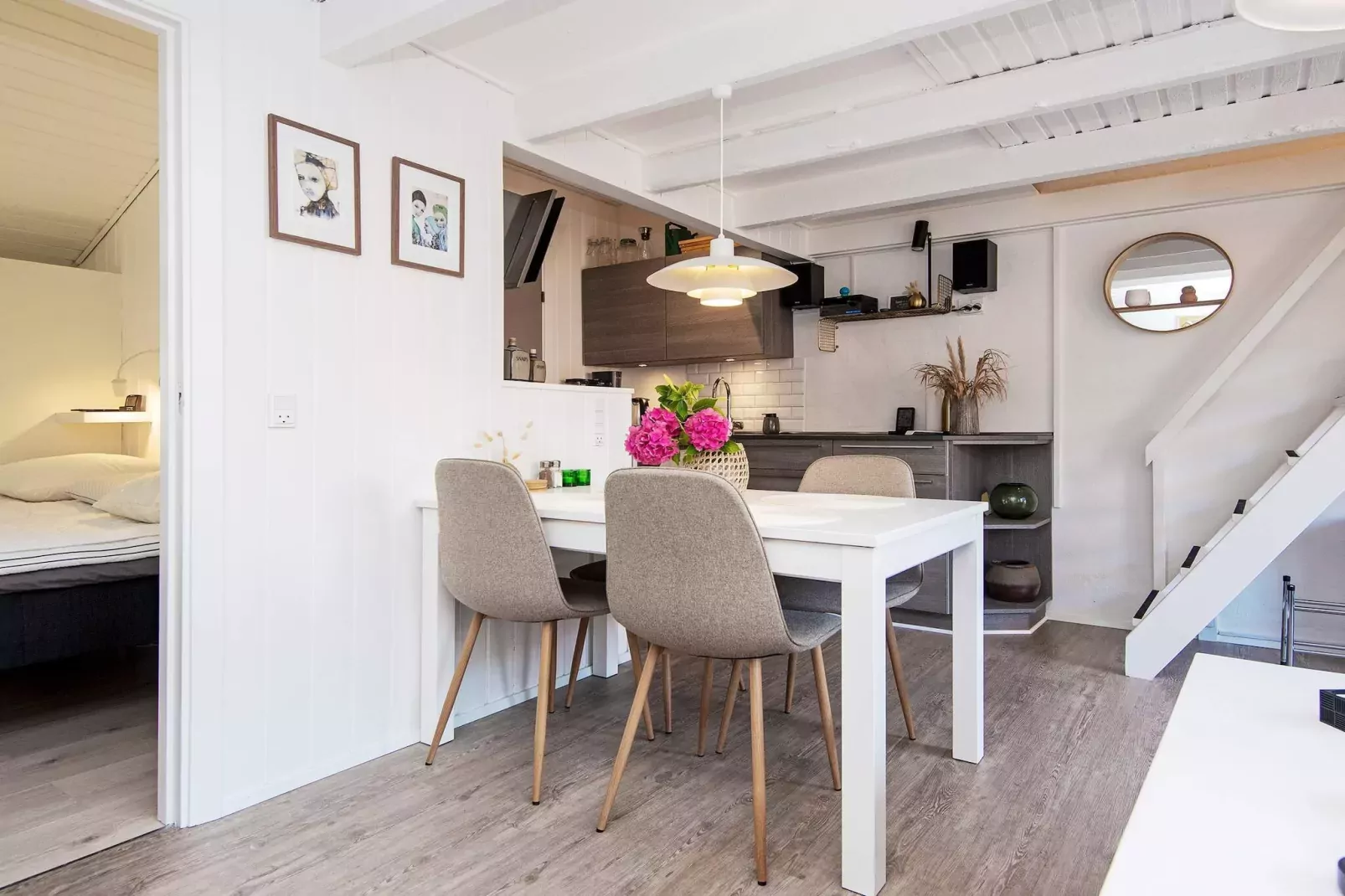 3 room,2 levels,dishwasher.,Premium-Innenbereich