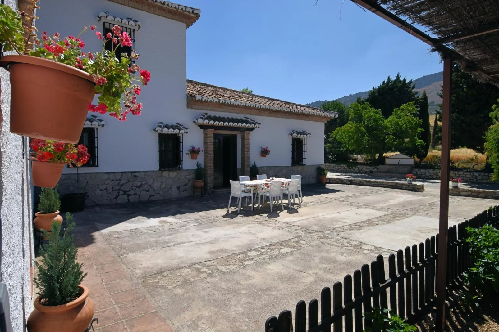 Cortijo Los Alazores-Facilities