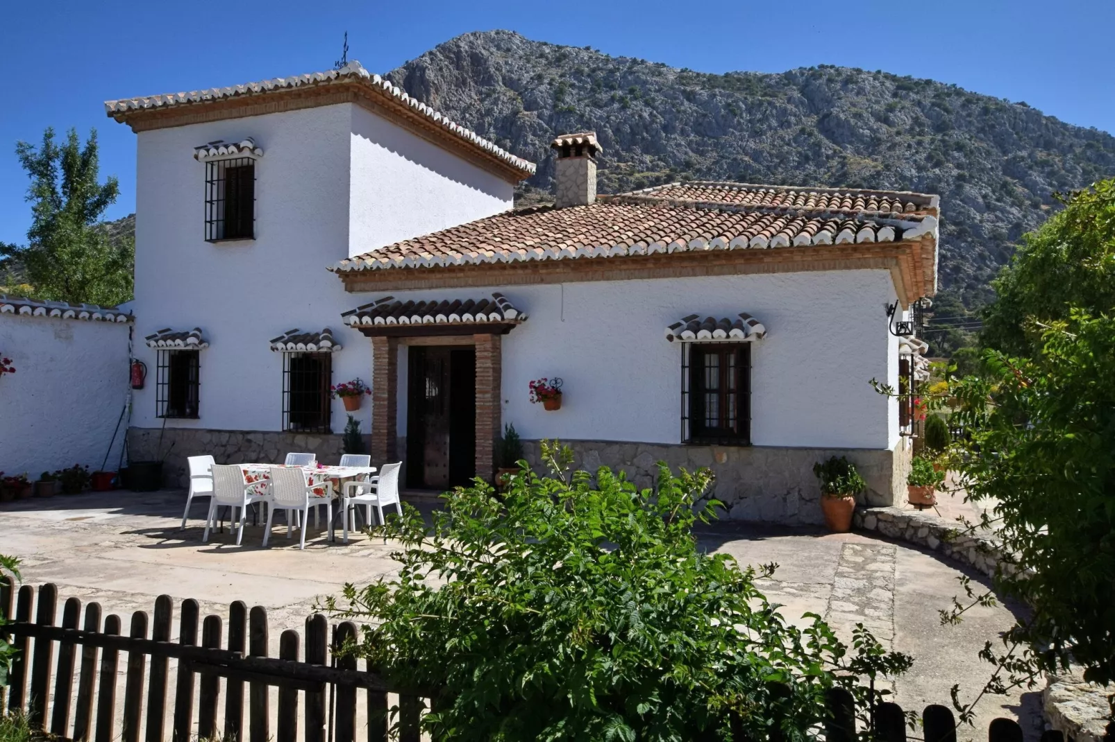 Cortijo Los Alazores-Facilities