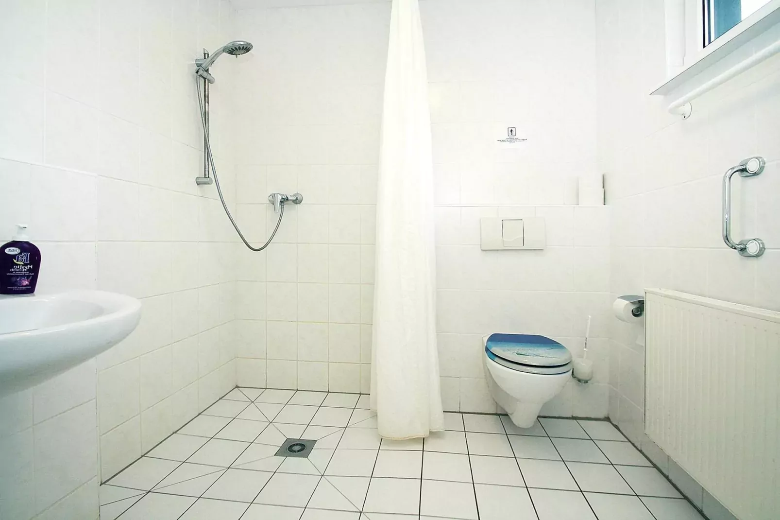Ferienhäuser Inselblick / Ferienhaus 1 60 qm-Bathroom