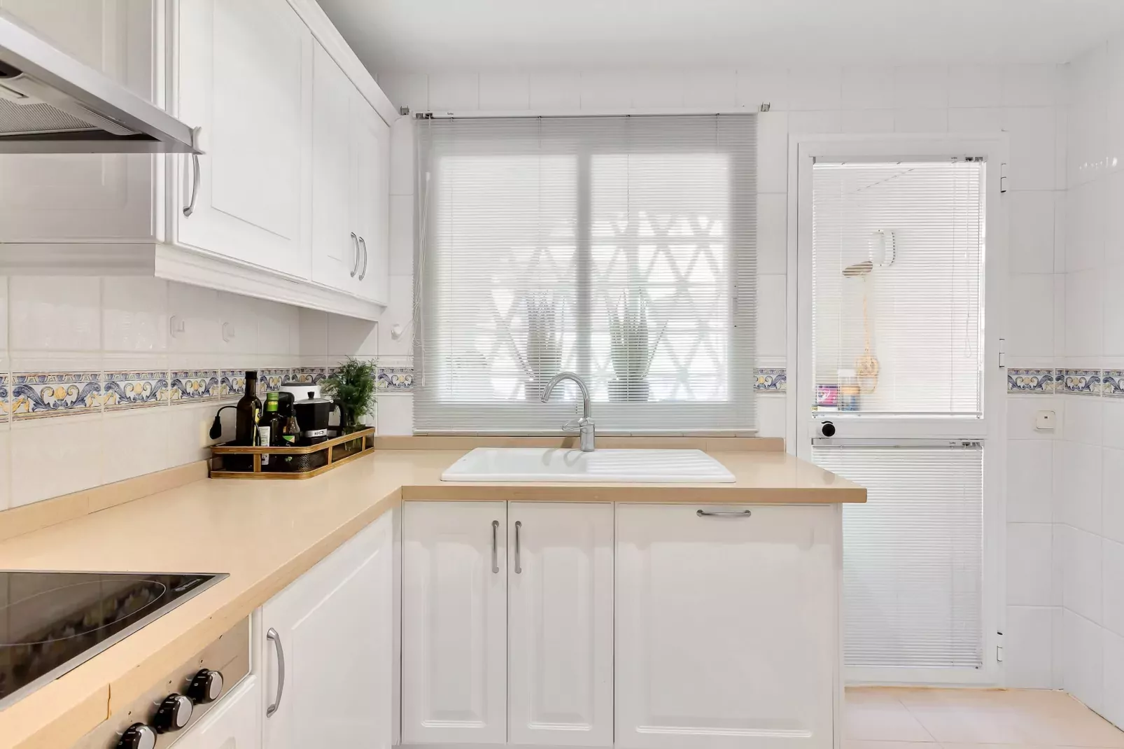 Amazing sea views Hacienda Elviria-Kitchen