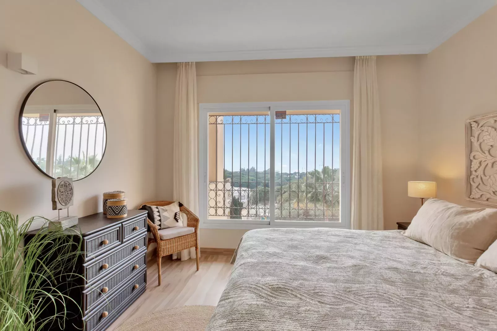 Amazing sea views Hacienda Elviria-Bedroom