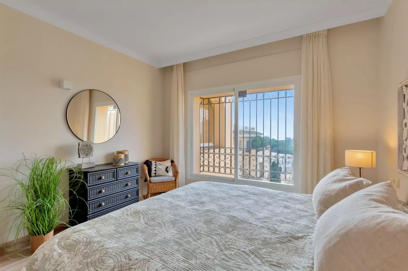 Amazing sea views Hacienda Elviria-Bedroom