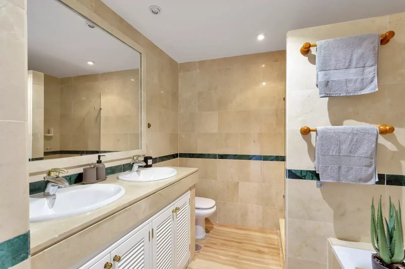 Amazing sea views Hacienda Elviria-Bathroom