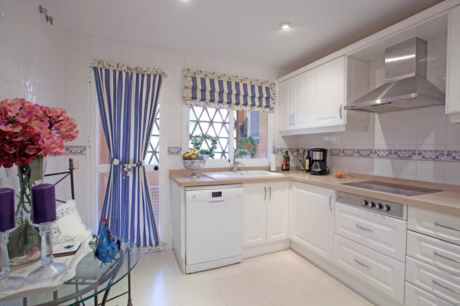 Hacienda Elviria-Kitchen