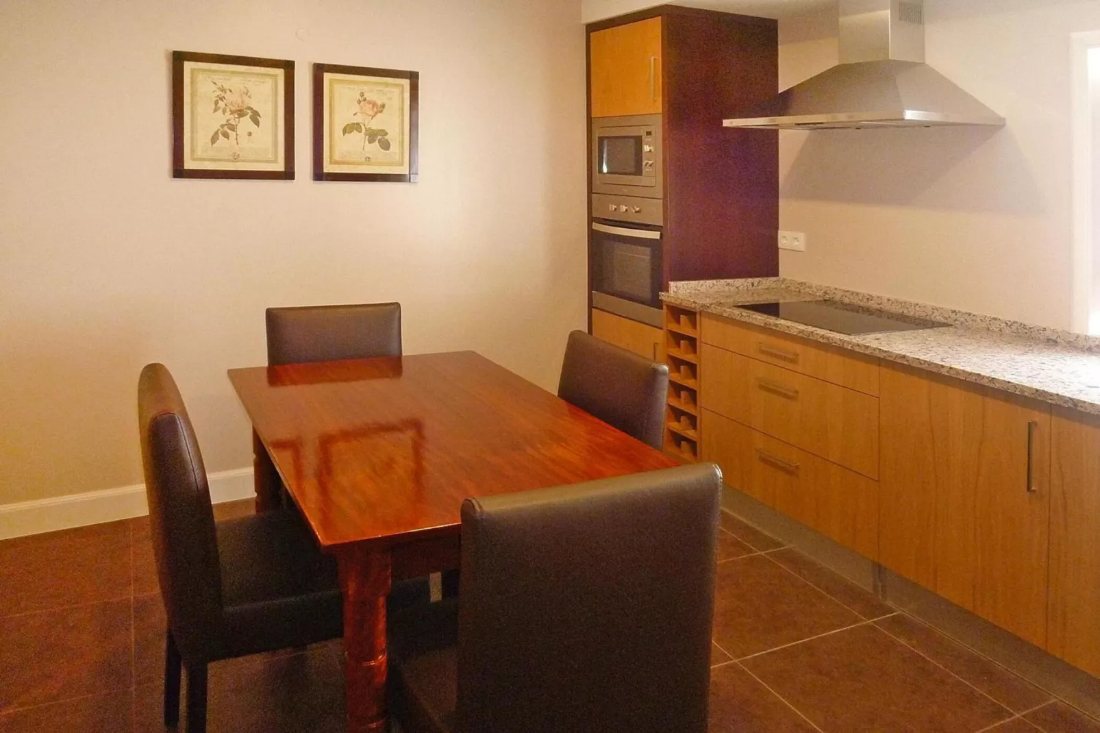 Terraced house Funchal-Dining room