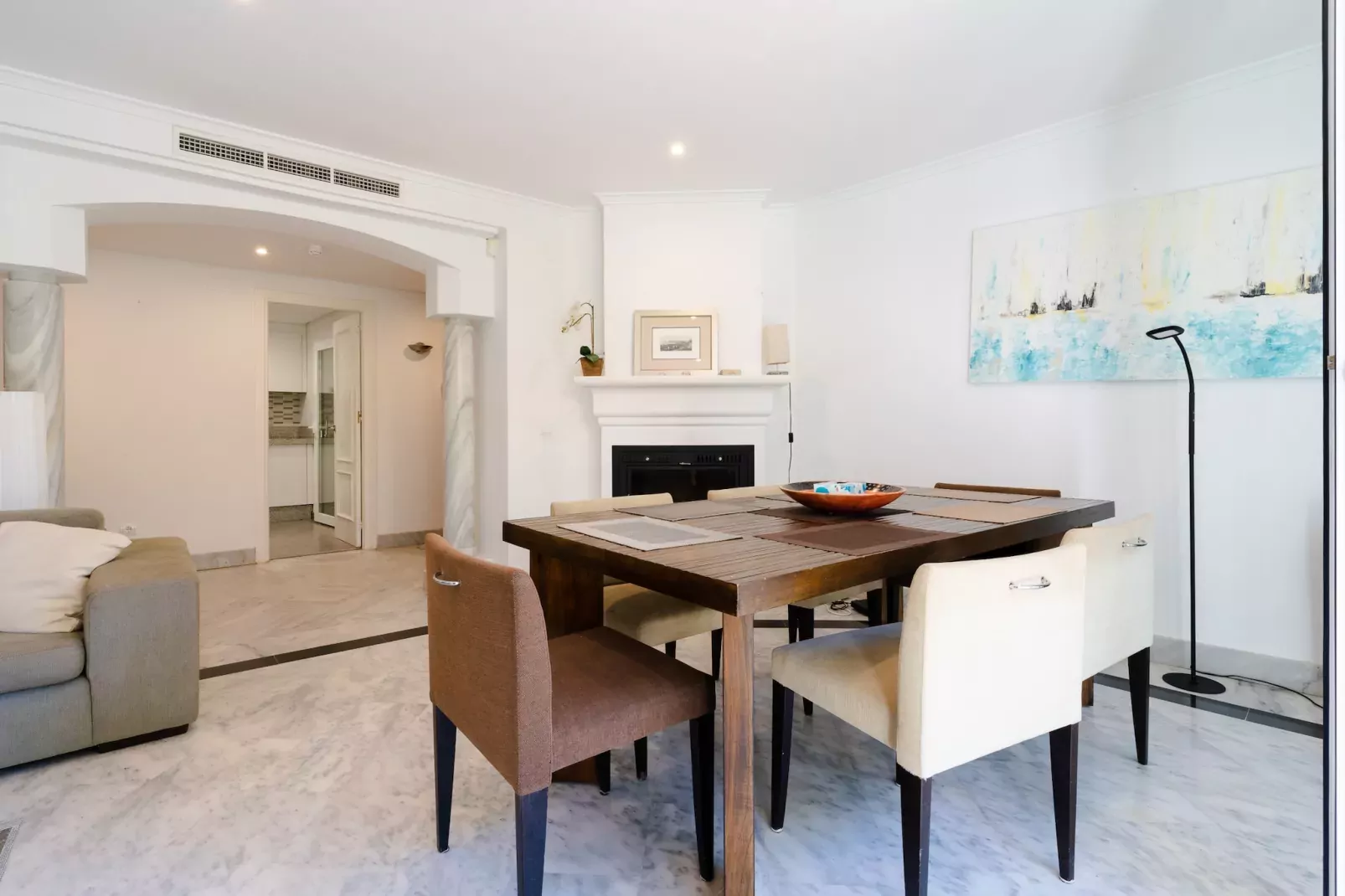 White Pearl beach Elviria H1-Living room
