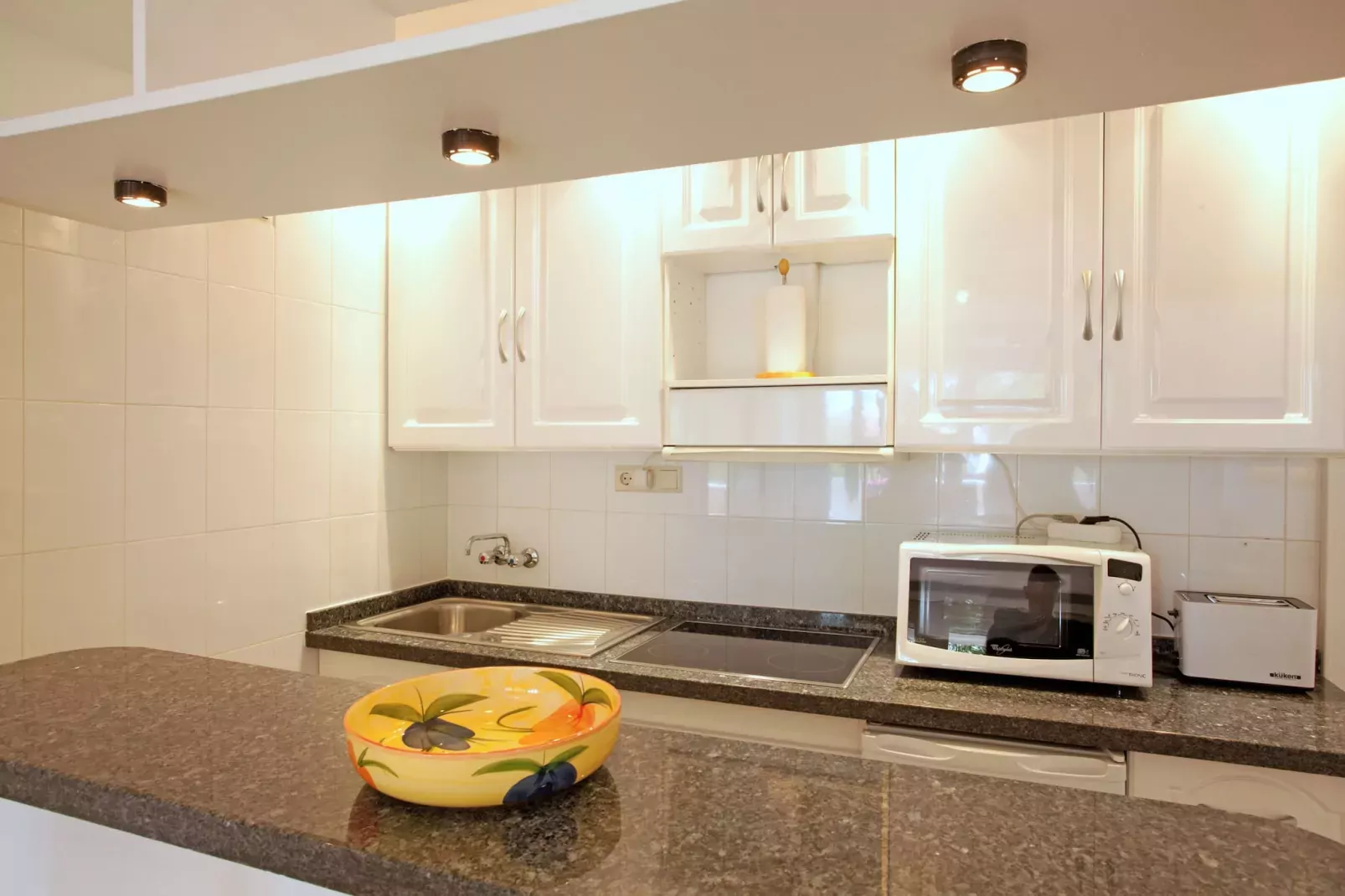 Coronado U 25-Kitchen