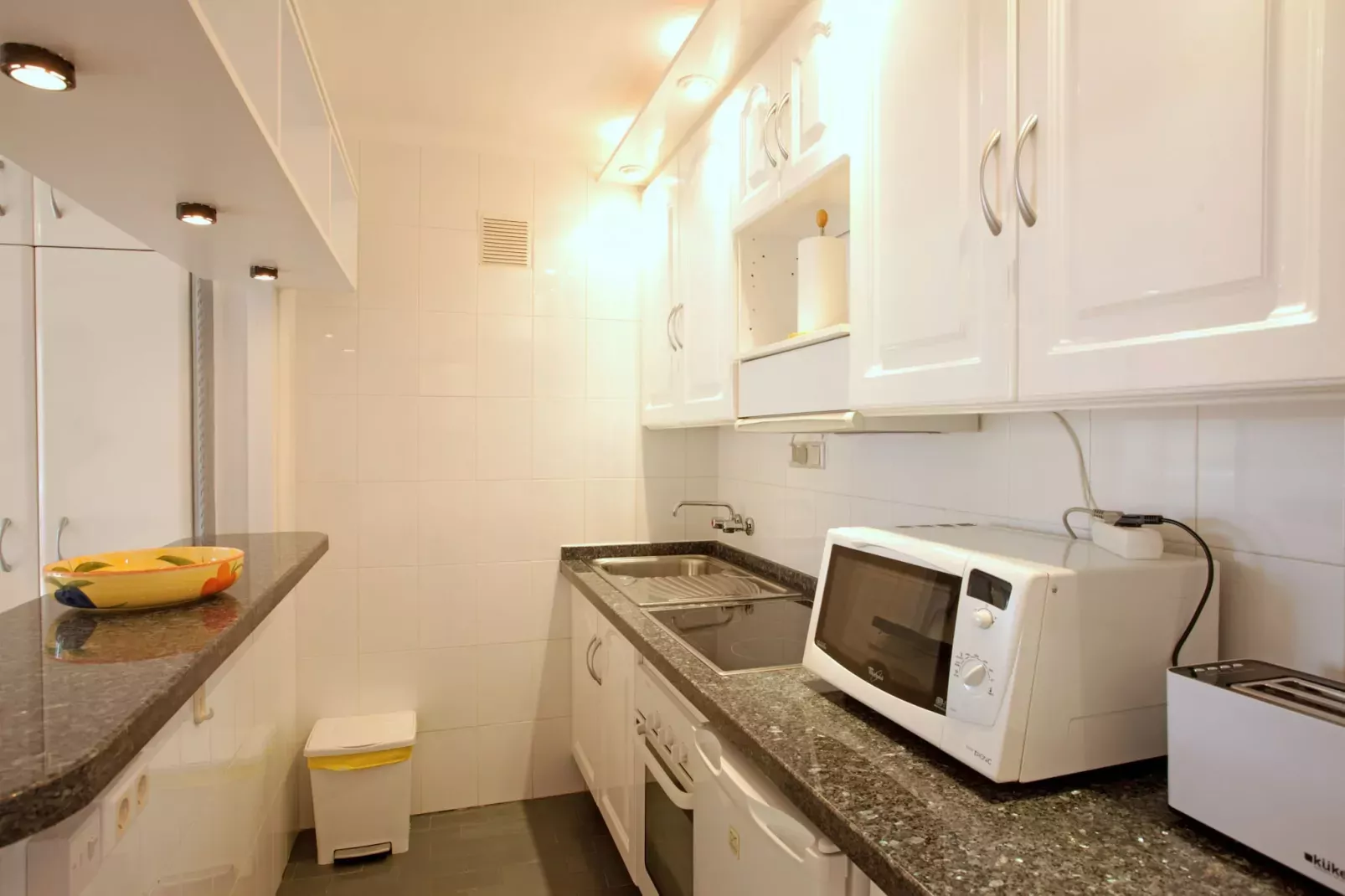Coronado U 25-Kitchen