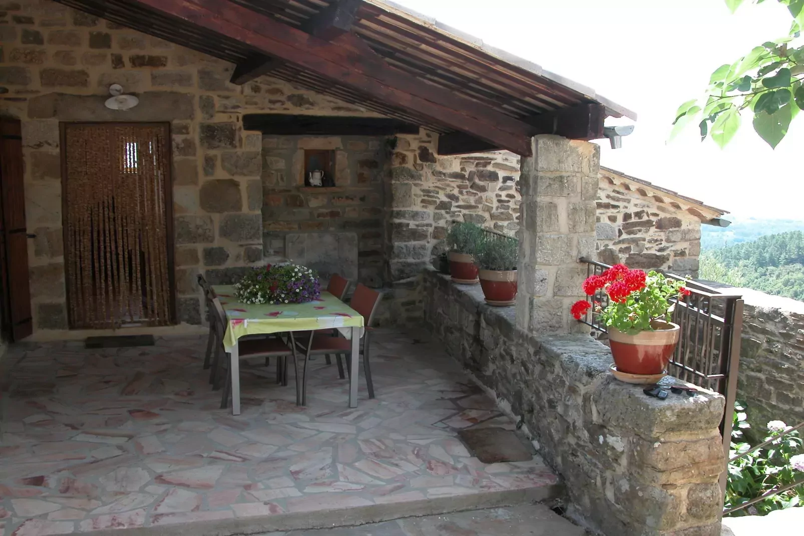 Villa Chassiers petit-Exterior summer