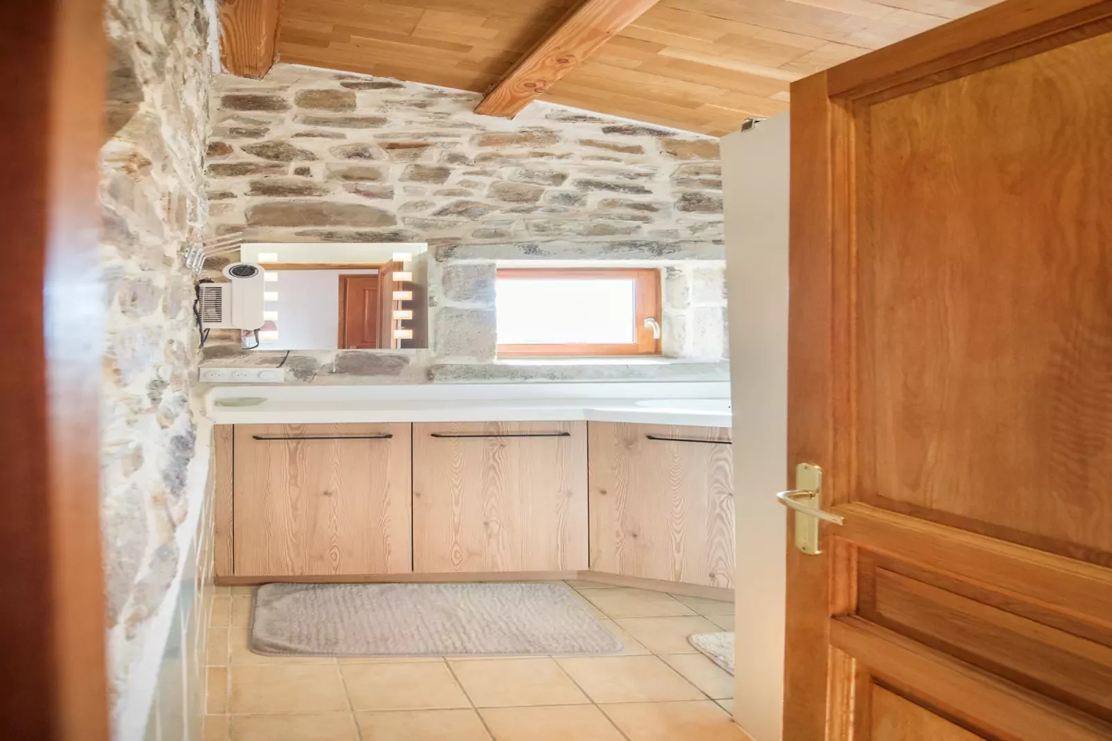 Villa Chassiers petit-Bathroom