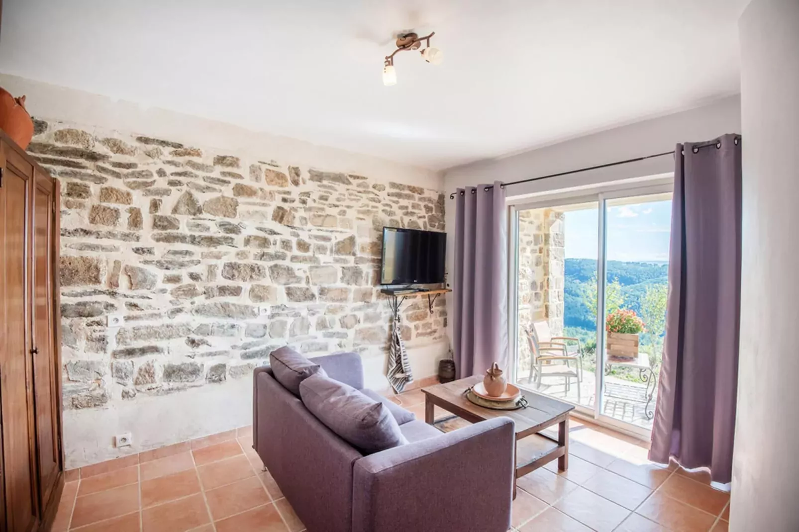 Maison de vacances Chassiers grand-Living room