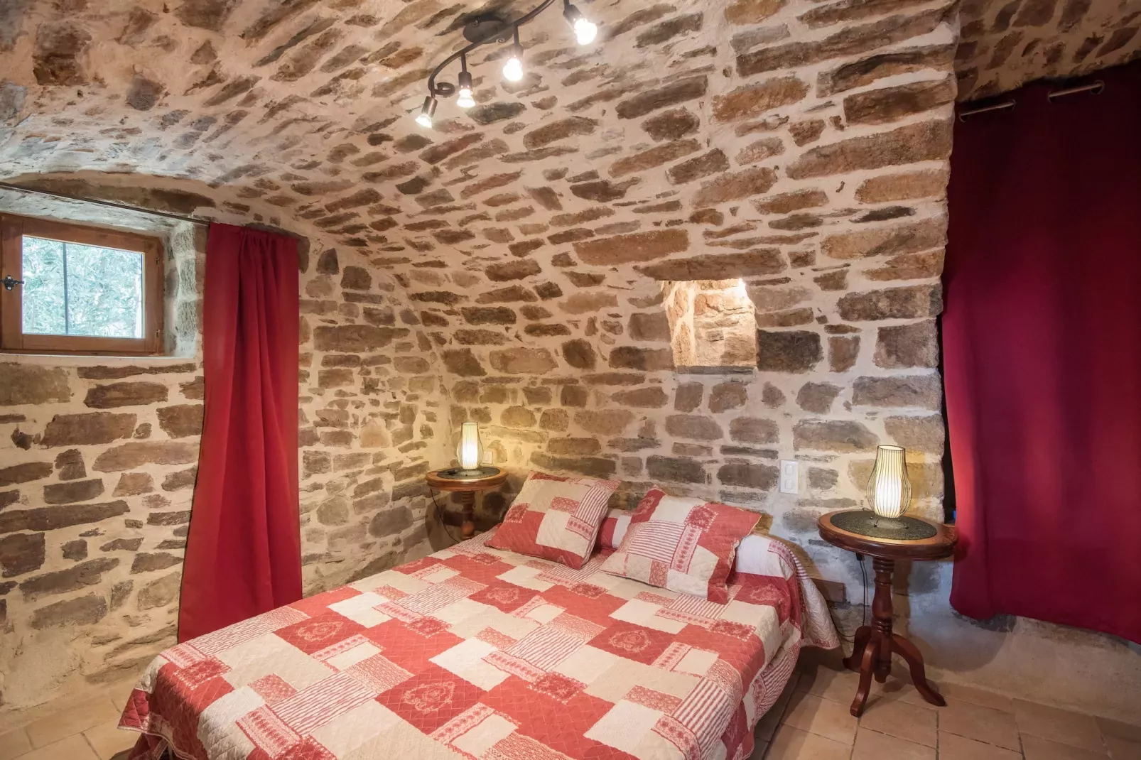 Maison de vacances Chassiers grand-Bedroom