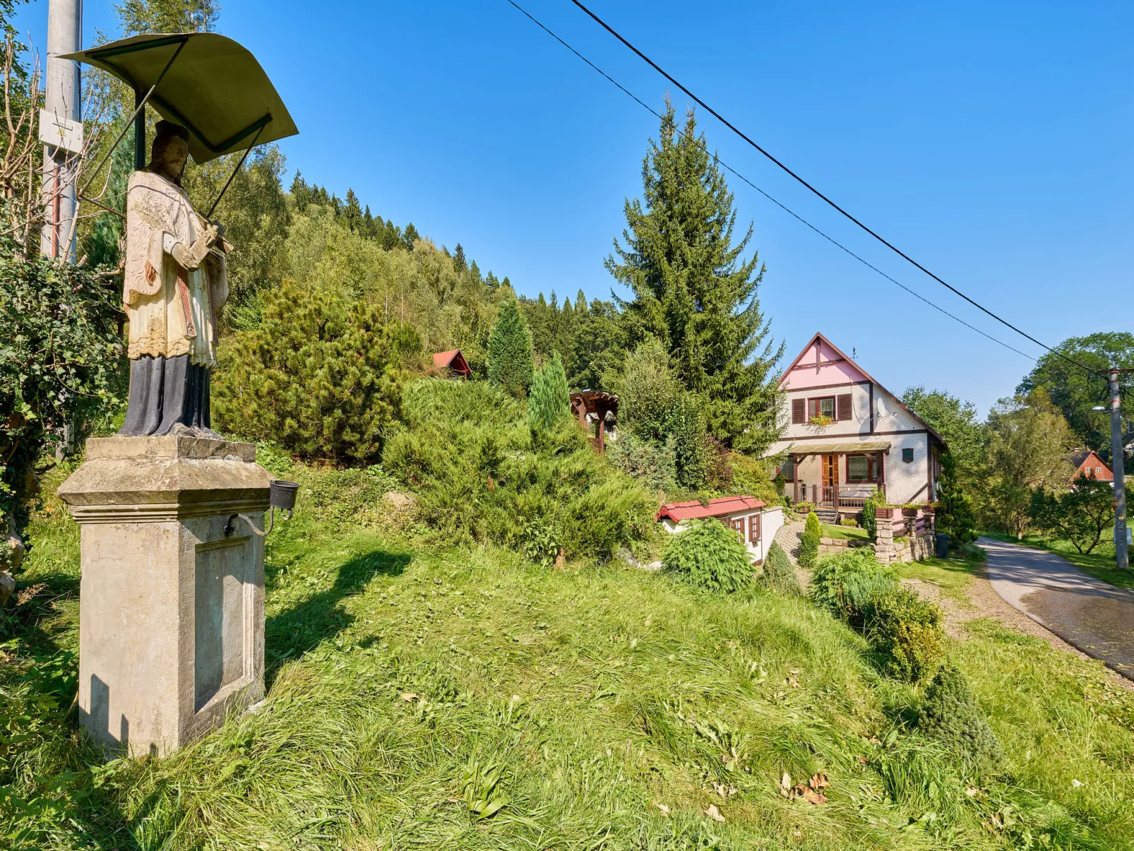 Chlívce u Hronova-Outside