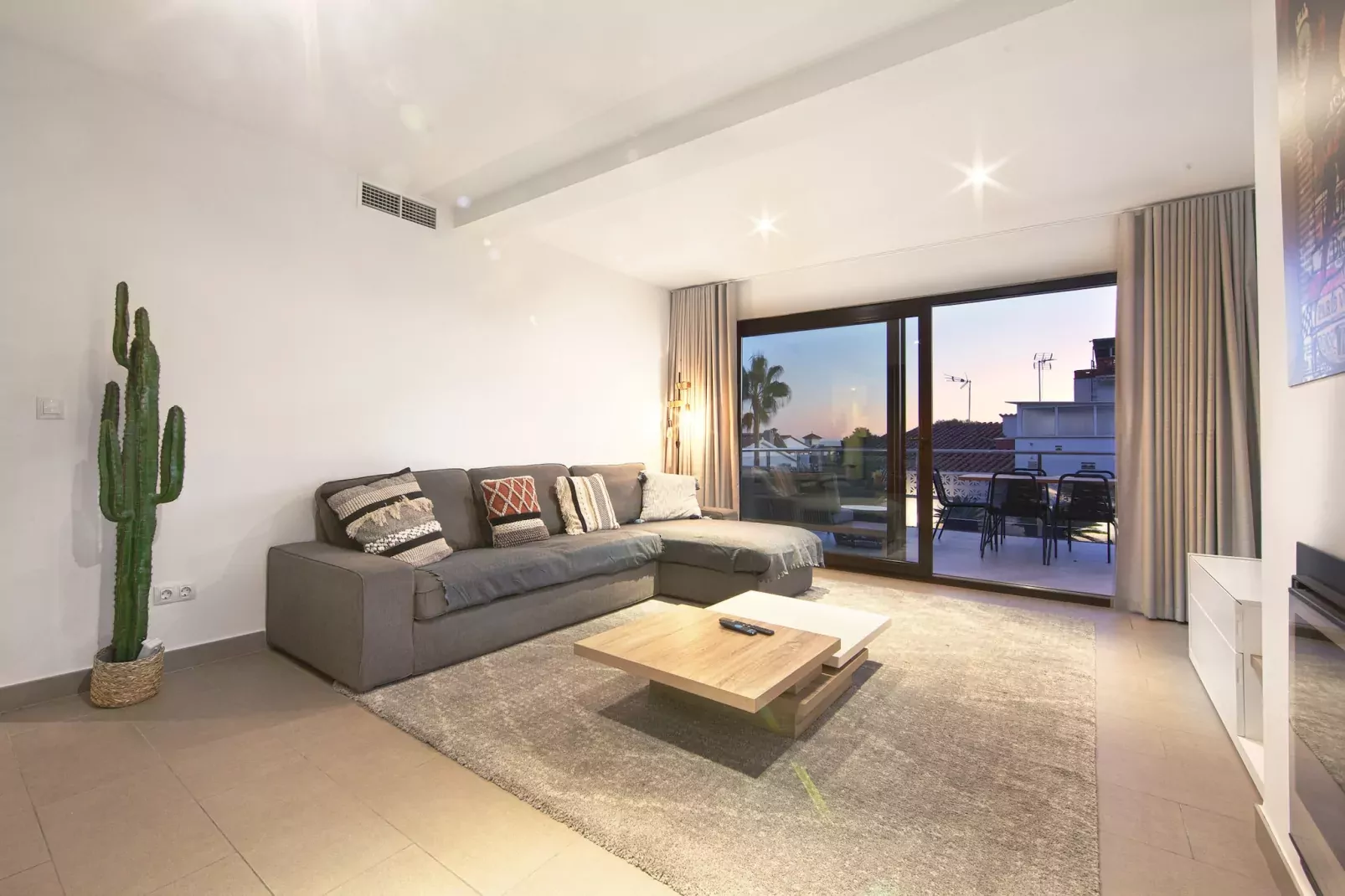 Modern Villa close to Costabella beach-Living room