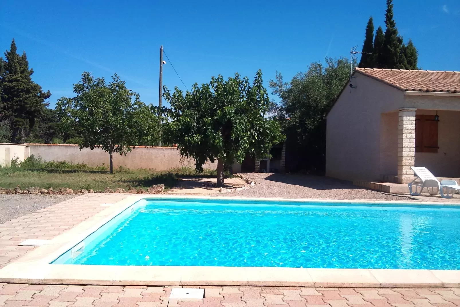 Jurio - ARGELIERS-Schwimmbad