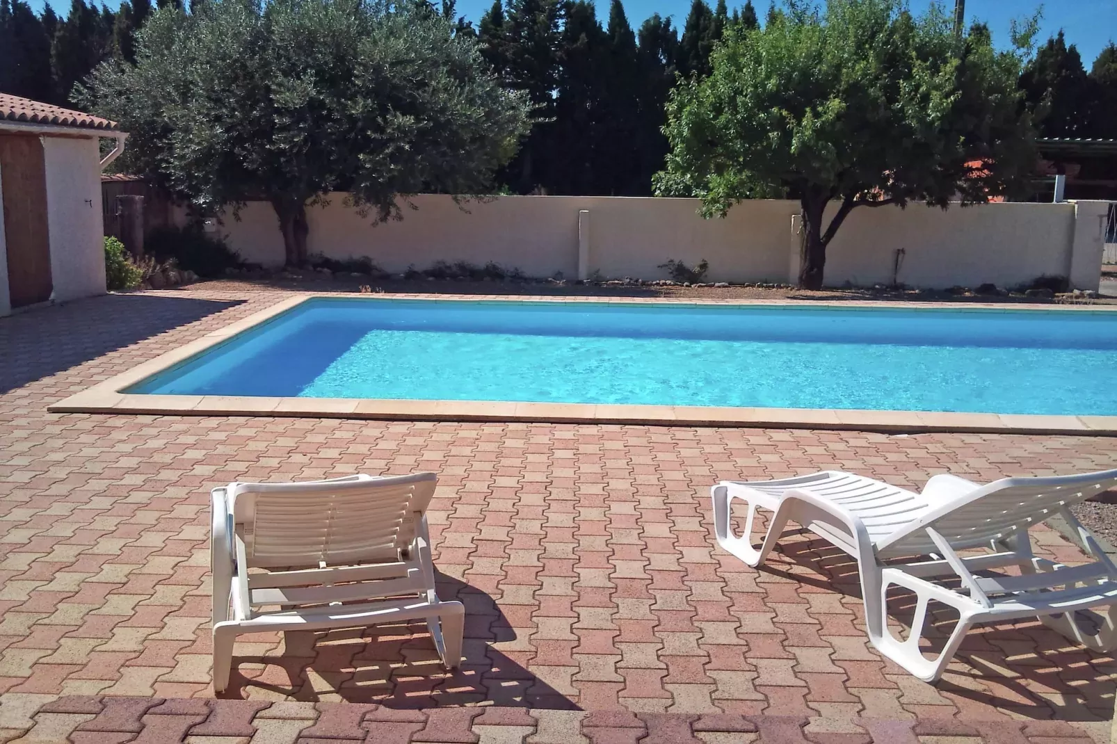 Jurio - ARGELIERS-Schwimmbad