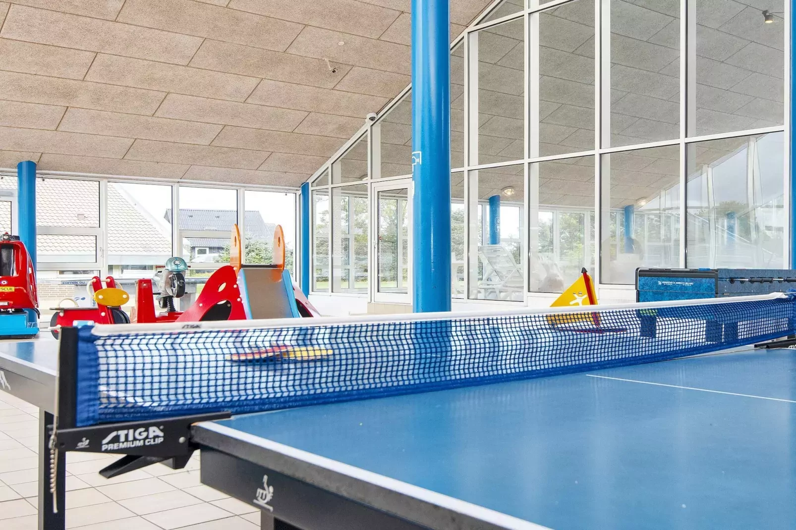 3 room,2 levels-Pool