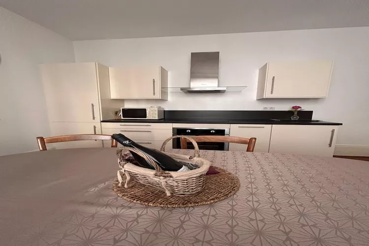 Bligny-sur-Ouche-Kitchen