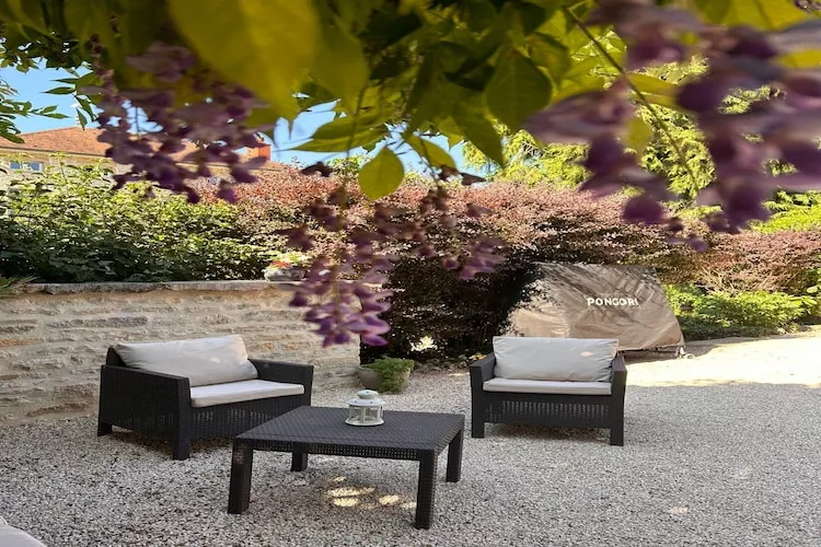 Bligny-sur-Ouche-Gardens summer