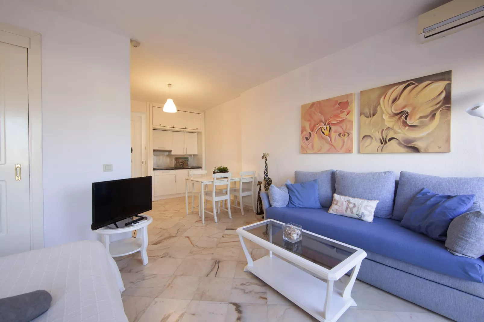 Romana Playa 725-Living room