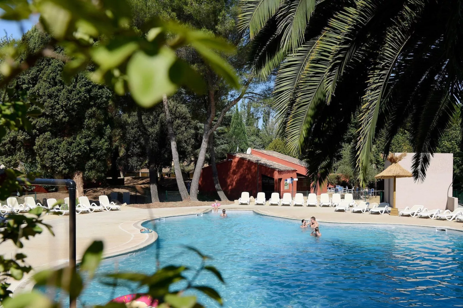 Le village Camarguais Les Gardians 4-Pool