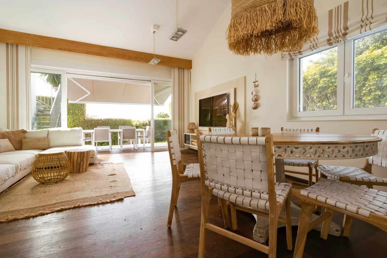 Villa Madrugada, beachside villa in Costabella-Salon