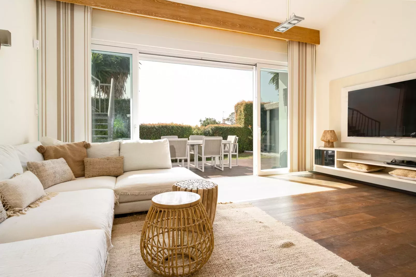 Villa Madrugada, beachside villa in Costabella-Salon