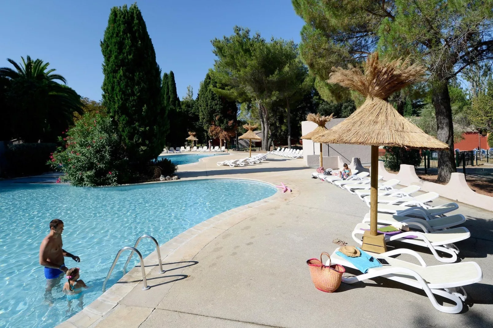 Le village Camarguais Les Gardians 6-Pool