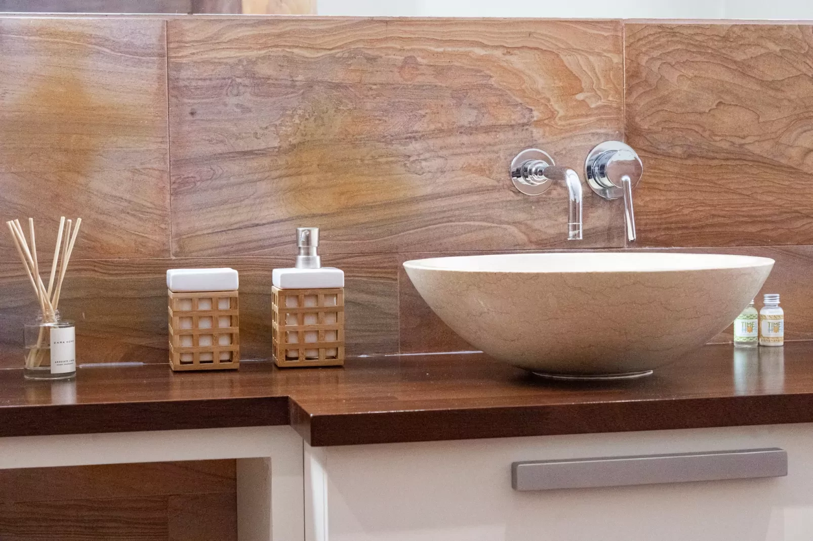 Villa Madrugada, beachside villa in Costabella-Salle de bain