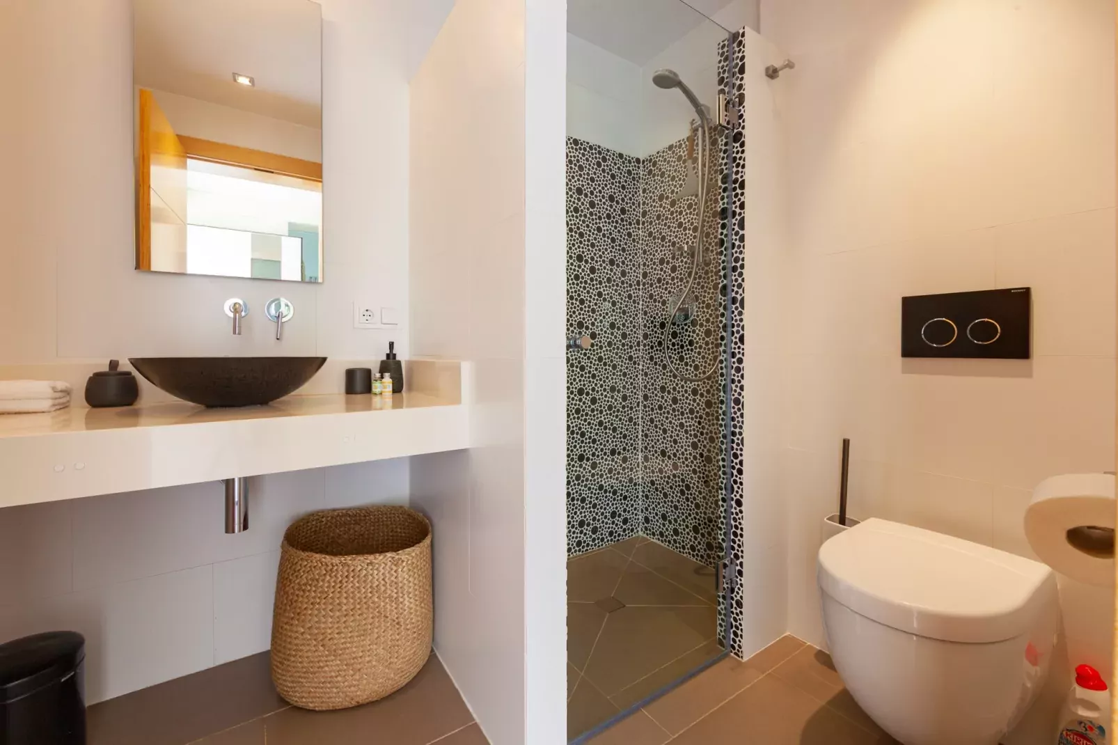 Villa Madrugada, beachside villa in Costabella-Salle de bain