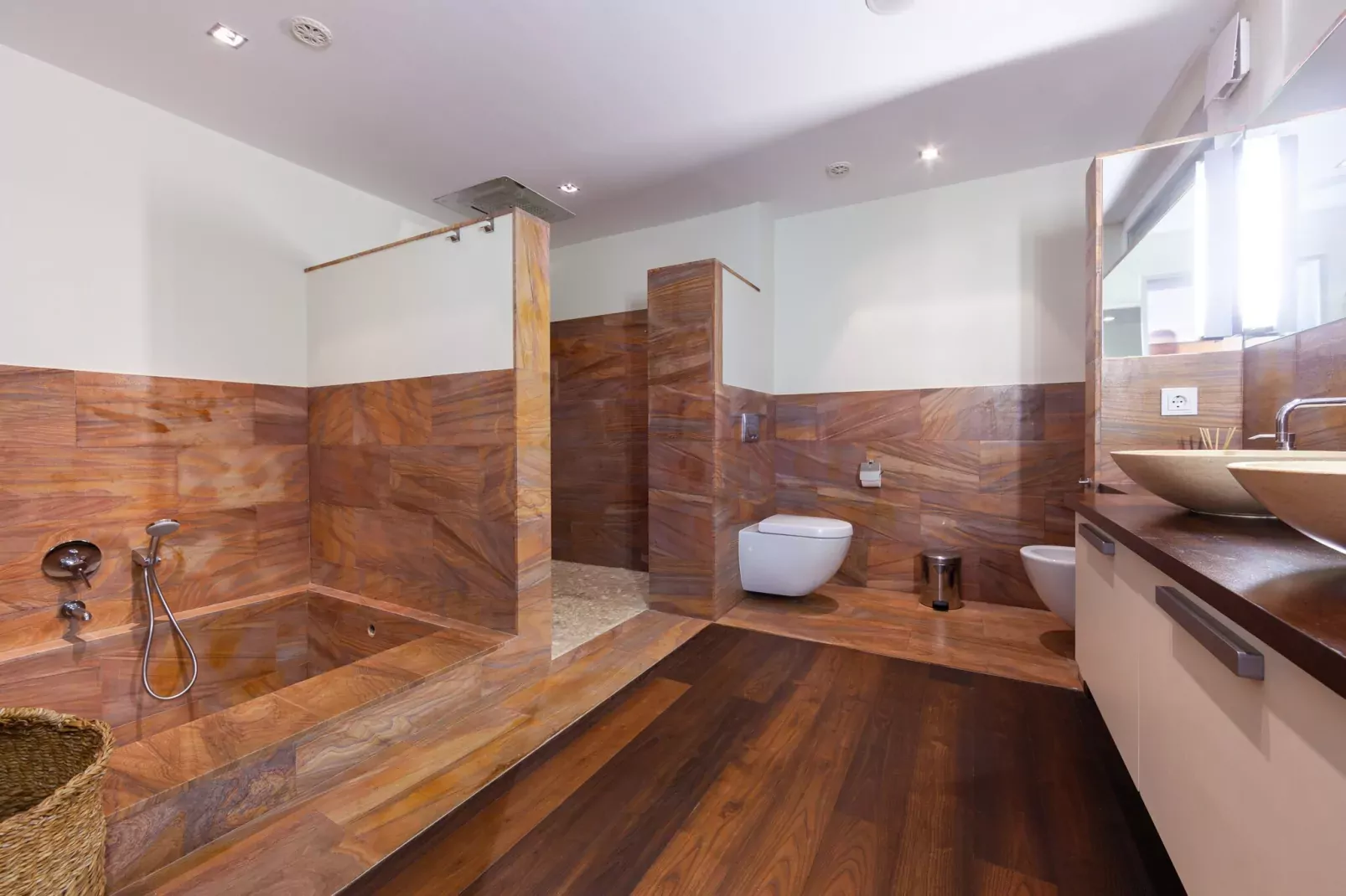 Villa Madrugada, beachside villa in Costabella-Salle de bain