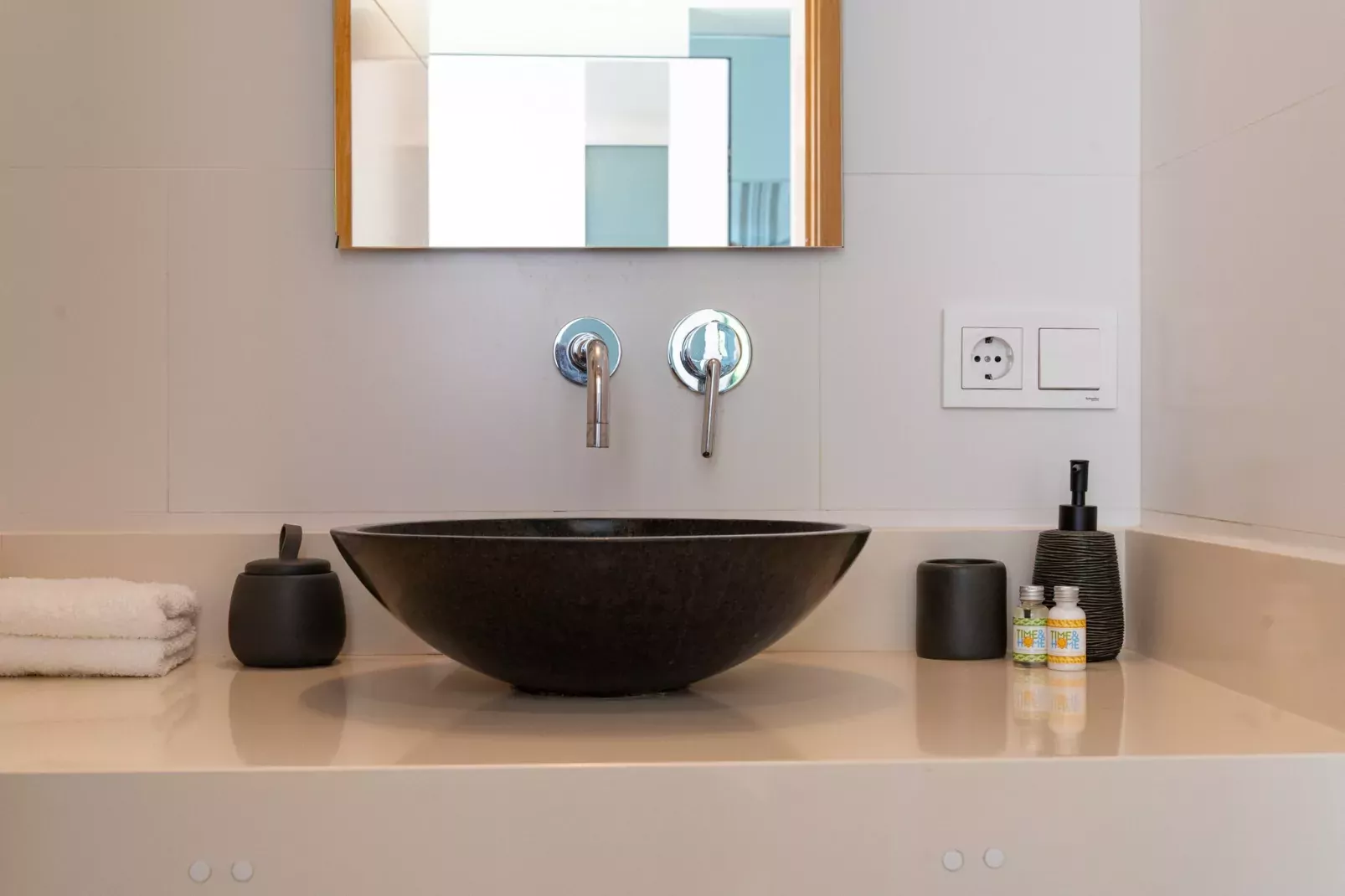 Villa Madrugada, beachside villa in Costabella-Salle de bain