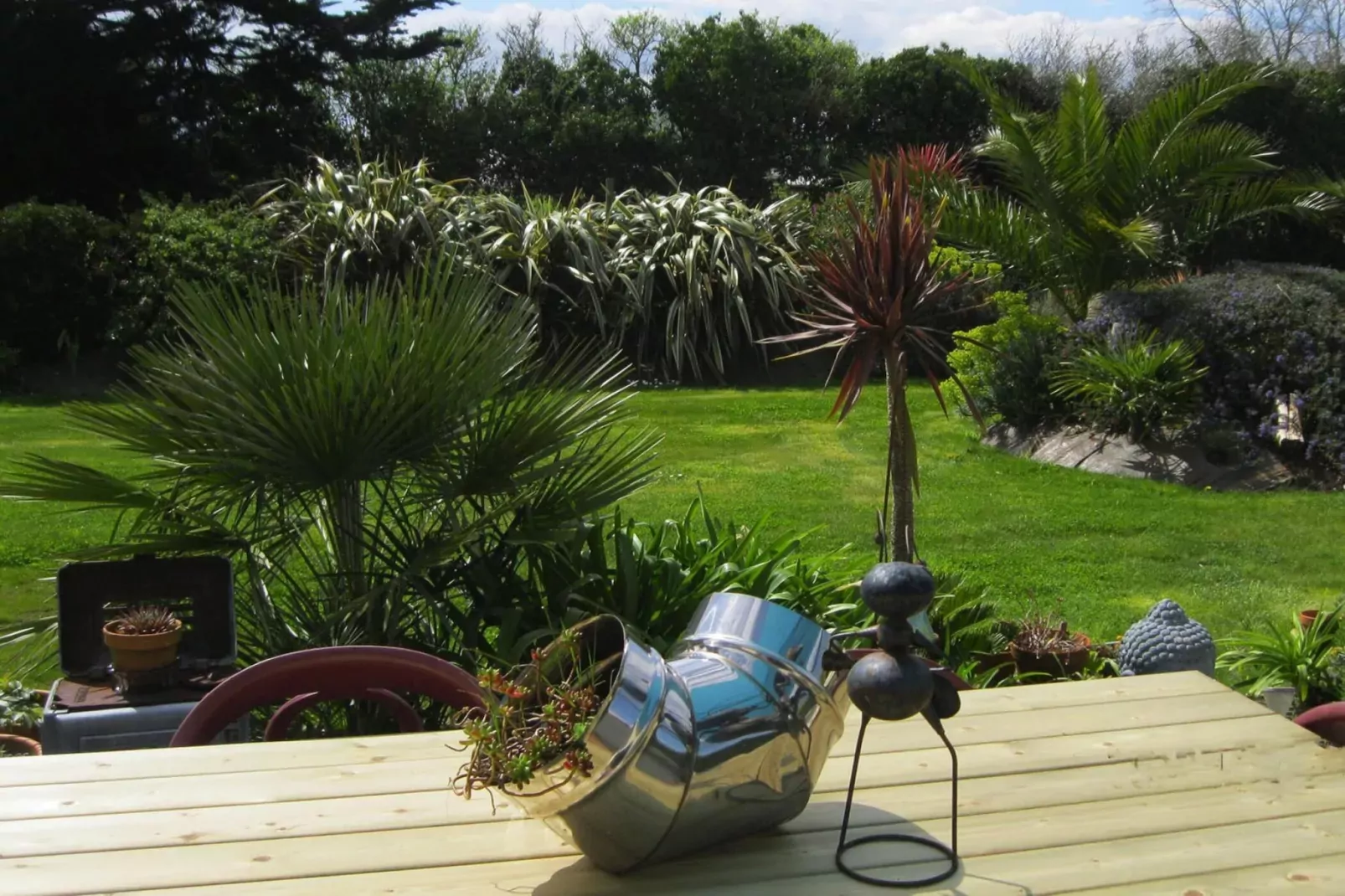 Pretty holiday home in palm garden near coast Pleubian-Gardens summer