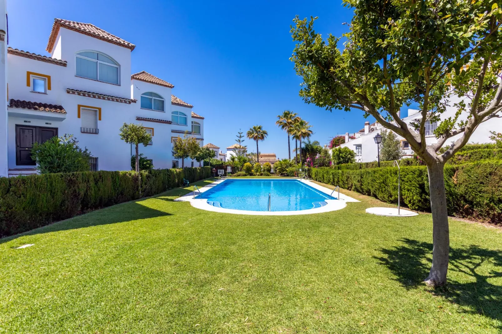 San Paul del Mar Norte-Gardens summer