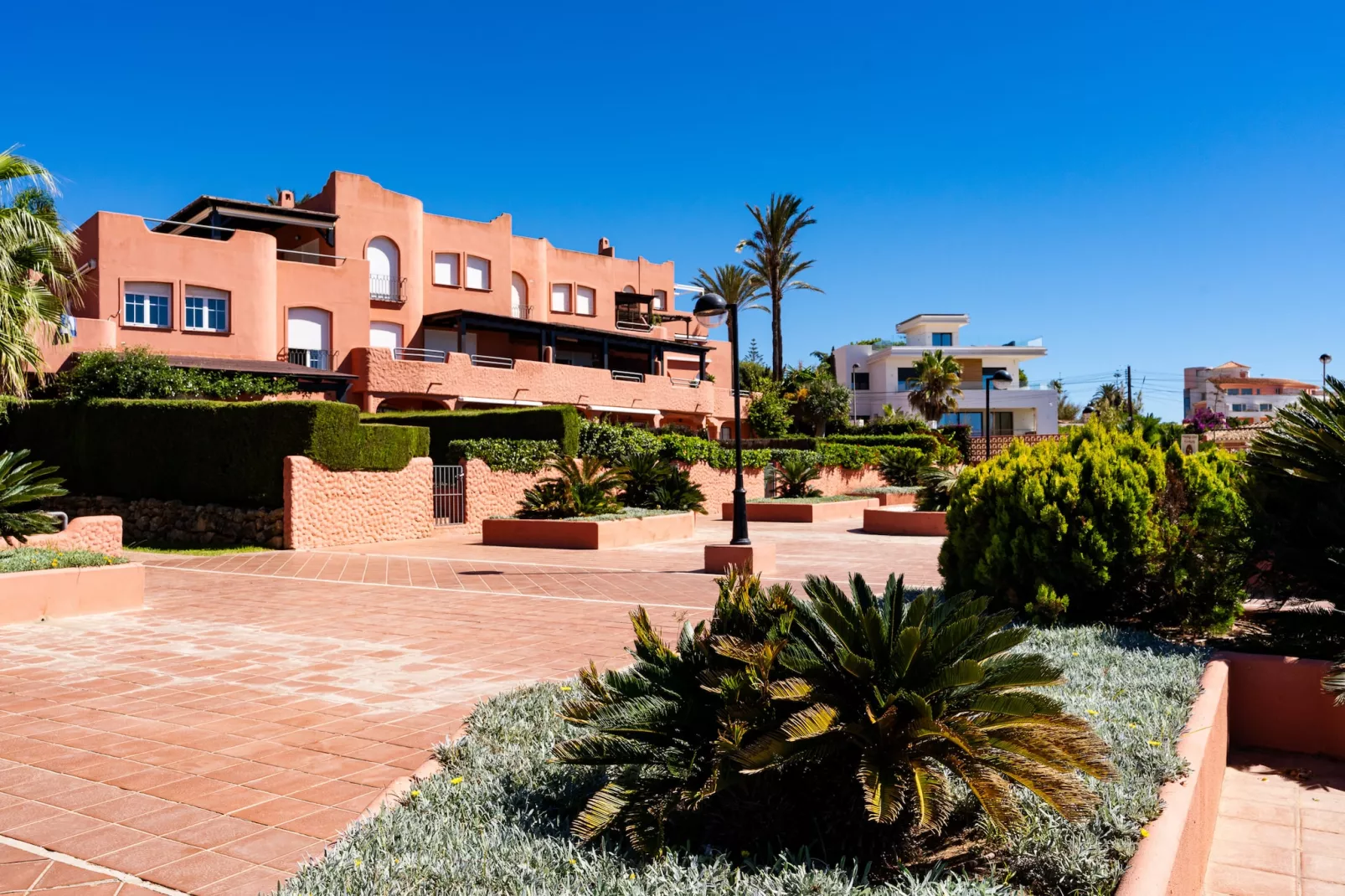 Alvarito Playa-Gardens summer