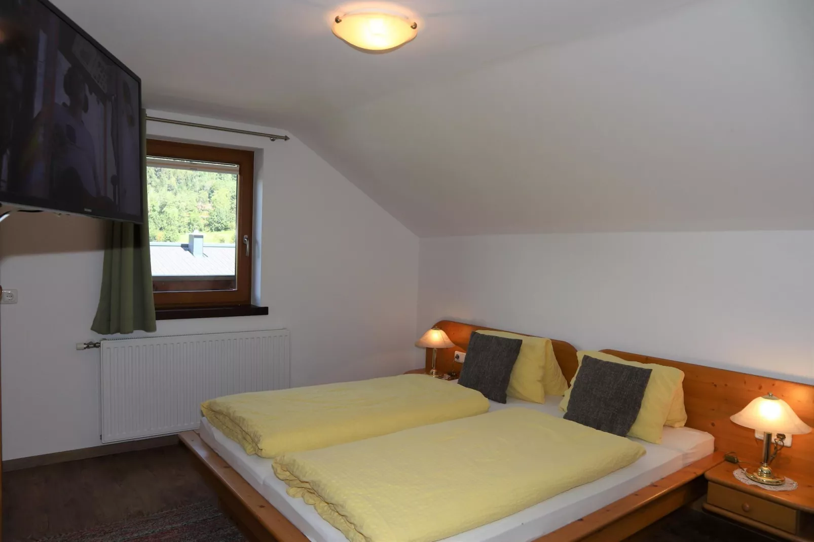 Breitner Handlalmblick-Bedroom