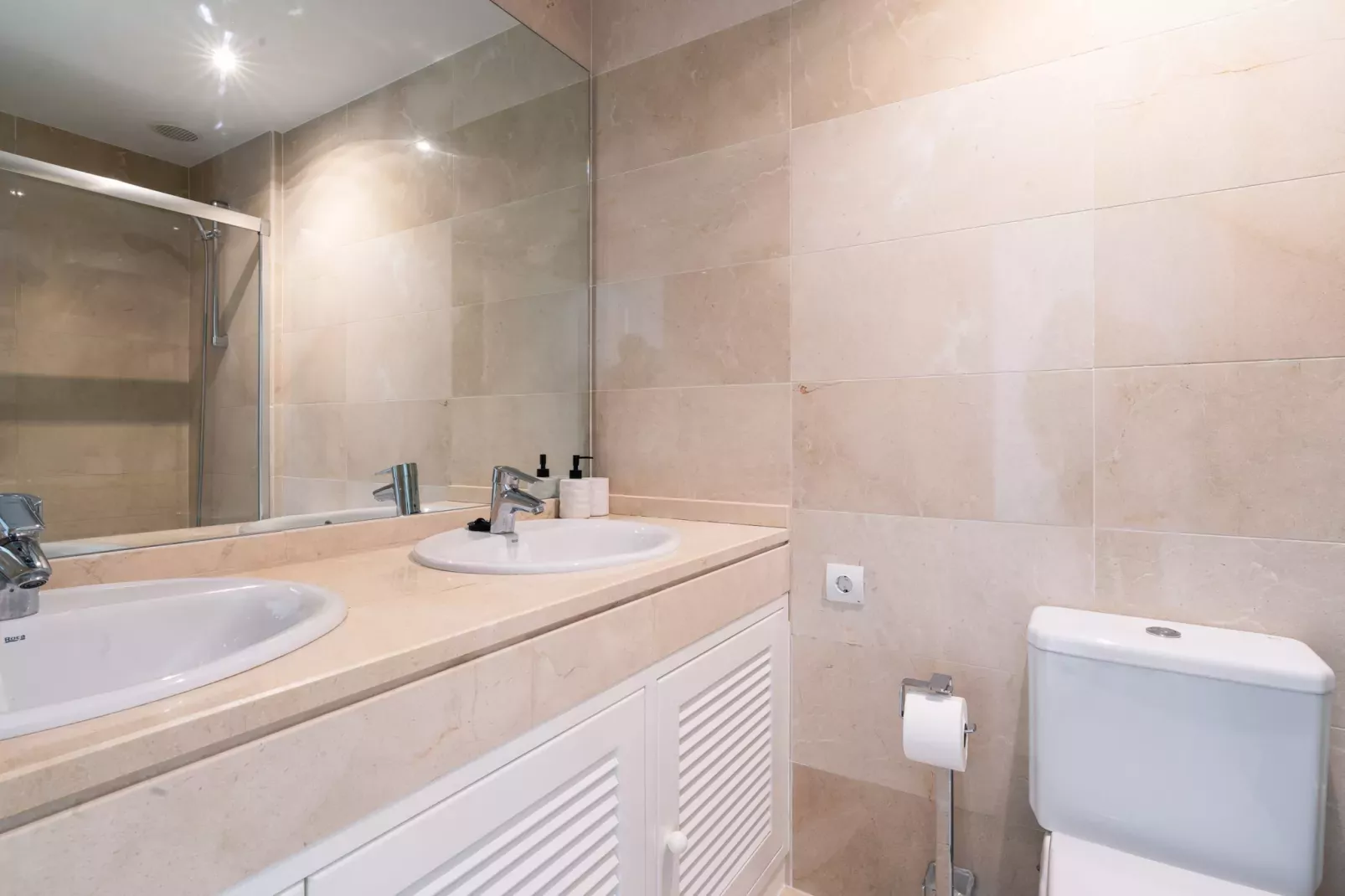 El Bosque de la Mairena-Bathroom